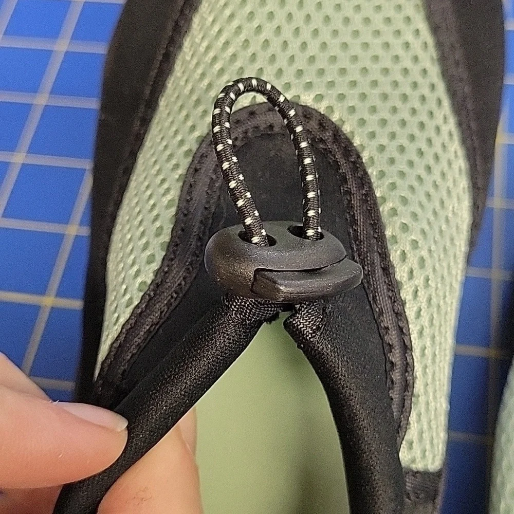 Kids Water Shoes Black and Green Size 2/3